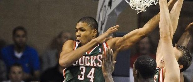 Επιστροφή στο παρκέ για τον “Greek Freak” με 24 πόντους