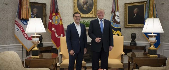Τι γράφει το Γαλλικό Πρακτορείο για τη συνάντηση Τραμπ-Τσίπρα