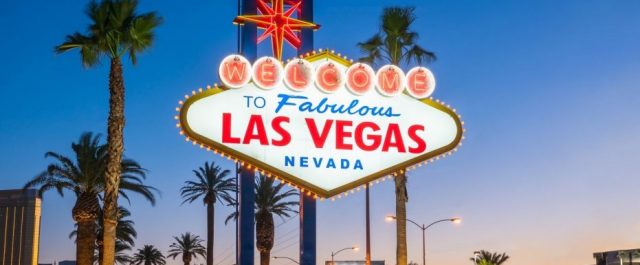 Mirror: “Οι συνταρακτικές ομοιότητες του μακελειού στο Λας Βέγκας με το Me and My Monkey”!