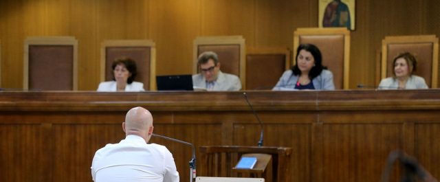 Δίκη Χρυσής Αυγής: Η εισαγγελέας θέλει να εμφανιστούν στο ακροατήριο οι προστατευόμενοι μάρτυρες!