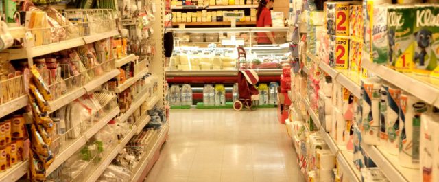 ΕΛΣΤΑΤ: Αύξηση στο διαθέσιμο εισόδημα και τις δαπάνες των νοικοκυριών