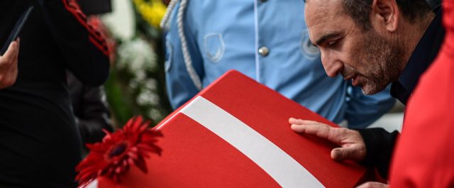 Έμπλεξε ο Λεωνίδης επειδή πήγε στην κηδεία του Σουλεϊμάνογλου