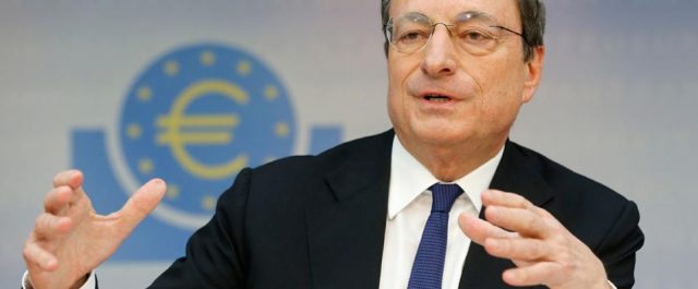 Ντράγκι: Η πρώτη αύξηση των επιτοκίων μπορεί να περιμένει λίγο ακόμη