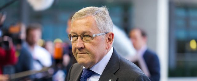 Ρένγκλινγκ στην Handelsblatt: Η γ’ αξιολόγηση θα κλείσει ομαλά