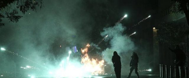 Νέα επεισόδια τη νύχτα του Σαββάτου στα Εξάρχεια