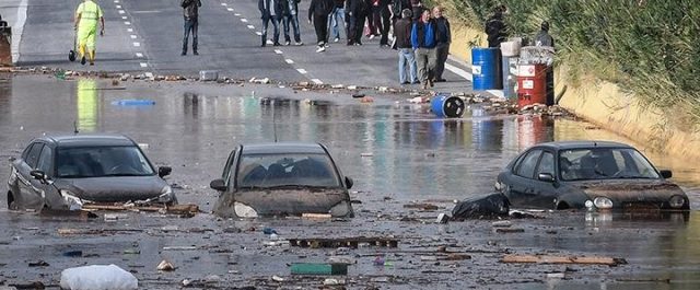 Εικόνες βιβλικής καταστροφής στη Ν. Πέραμο