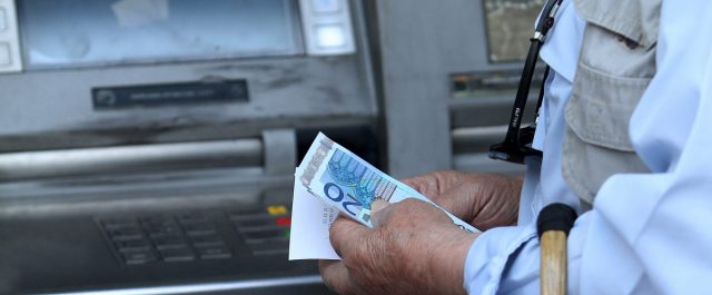 Πιστώνονται στις συντάξεις οι επιστροφές εισφορών – Πίνακας με τα ποσά