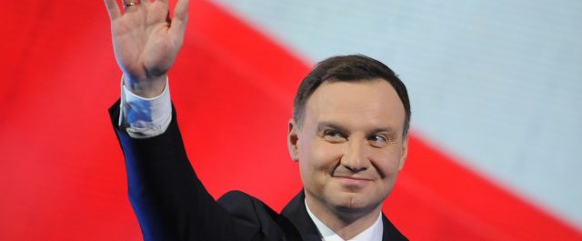 Σε συνεργασία με τους Έλληνες εφοπλιστές ευελπιστεί ο Πολωνός πρόεδρος