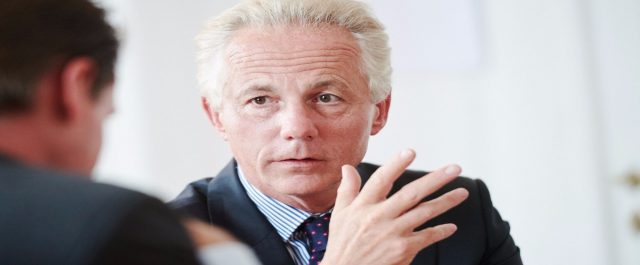 Παραδοχή προέδρου Αυστριακών Βιομηχάνων: “Αφήσαμε την Ελλάδα μόνη στο προσφυγικό”