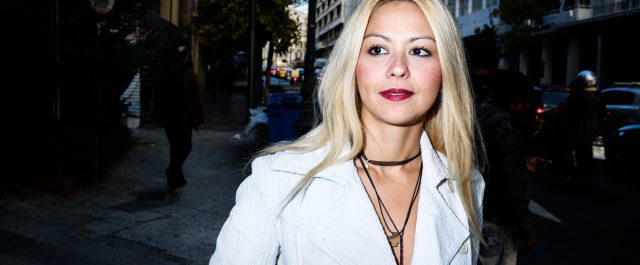 Κυκλοφορεί το νέο βιβλίο της αστυνομικίνας με την παιδική ψυχή! [εικόνα]