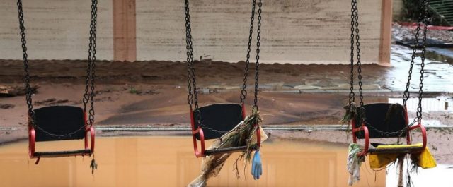 Αποκαθίστανται σχολεία και το λιμάνι της Νέας Περάμου