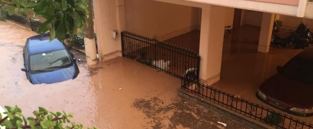 Στους 86 οι απεγκλωβισμοί στη Μάνδρα