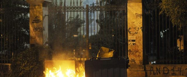 Οι καταληψίες Πολυτεχνείου προαναγγέλλουν σύγκρουση με Αστυνομία!