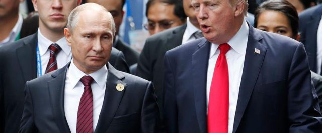 Τι έλεγαν επί μία ώρα στο τηλέφωνο Τραμπ-Πούτιν