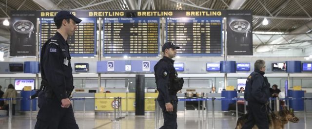 “Ελ. Βενιζέλος”: Σύριος παρίστανε την γυναίκα για να πετάξει για Βιέννη!