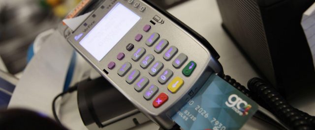 Σήμερα η πρώτη “φορολοταρία” – Πώς θα κληρωθούν οι τυχεροί των 1000 ευρώ