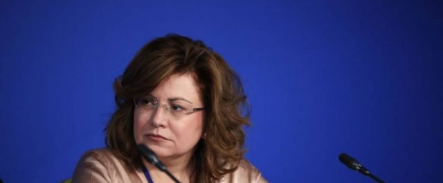 Η Σπυράκη καλύπτει τον Αυγενάκη και επιτίθεται στην κυβέρνηση περί ανομίας