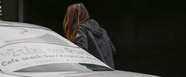 Αποφυλακίστηκαν Βίκυ Σταμάτη και Αρετή Τσοχατζοπούλου [εικόνες, video]