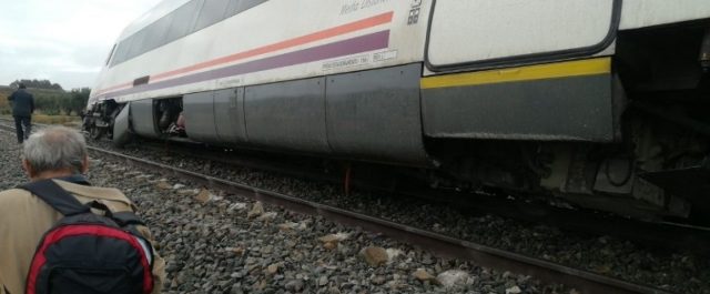 Ανδαλουσία: Τουλάχιστον 21 τραυματίες από εκτροχιασμό τρένου [εικόνα]
