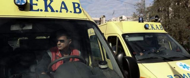 Handelsblatt: “Ελληνικά ασθενοφόρα έχουν πάει στο φεγγάρι τρεις φορές”!