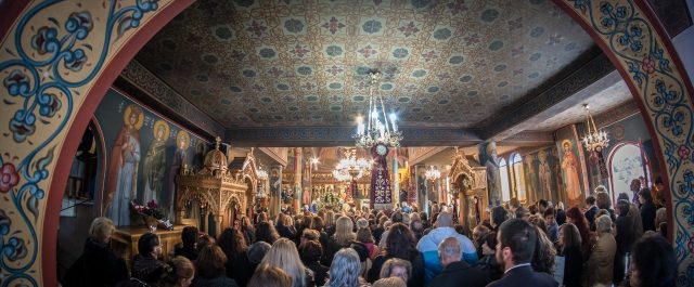 Ο δήμος Καβάλας σπαταλά 12.000 ευρώ για την ενθρόνιση του μητροπολίτη!