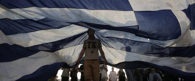 FOCUS: “Η Ελλάδα εκπλήσσει με τις οικονομικές της επιδόσεις”