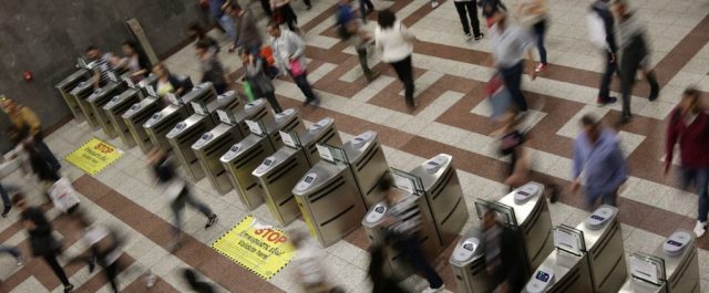 Τέλος το χάρτινο εισιτήριο από Πέμπτη, σταδιακό κλείσιμο των πυλών