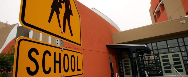 Καλιφόρνια: Τουλάχιστον τρεις νεκροί από πυροβολισμούς σε δημοτικό σχολείο! [live]