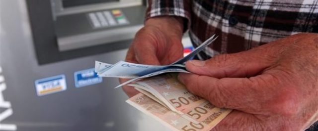 Πόσα και ποιοι συνταξιούχοι θα λάβουν επιστροφές εισφορών [πίνακες]