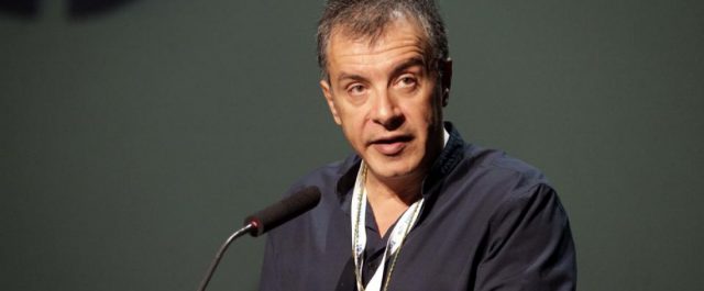 Τα επτά “ΔΕΝ” Θεοδωράκη για το Πολυτεχνείο: Δεν είναι εξέγερση και πάλη λαϊκή