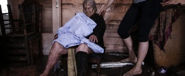 Μάνδρα: Ζωή και θάνατος στις λάσπες [εικόνες]