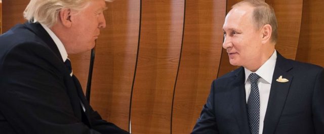 Έκαναν μέχρι και χειραψία Τραμπ-Πούτιν!