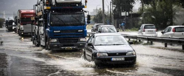 Καιρός: Ισχυρή καταιγίδα πλήττει την Αττική – Πού θα χτυπήσουν έντονα φαινόμενα
