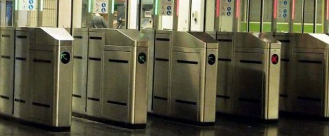 Σε ποιους σταθμούς του Μετρό έπεσαν μπάρες – Πλήρης εφαρμογή ηλεκτρονικού εισιτηρίου