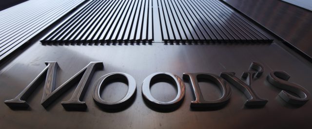 Moody’s: Θετικά τα μηνύματα από το μέτωπο των “κόκκινων δανείων”