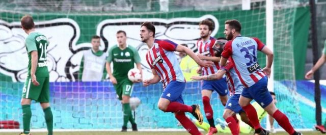 “Έπαιξαν ξύλο” μεταξύ τους οι οπαδοί του ΠΑΟ μετά την ήττα από τον Πανιώνιο [εικόνες]