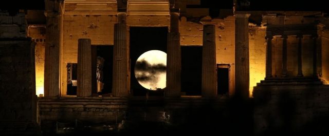 Τα φωτεινότερα φεγγάρια του 2017 [εικόνες απ΄ όλο τον κόσμο]