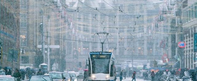 Από άλλον πλανήτη το χιονισμένο Άμστερνταμ! [εικόνες]