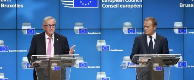 Η Κομισιόν “αδειάζει” Τουσκ και Βίζεγκραντ