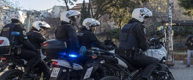 Αστυνομική επιχείρηση: Βρέθηκαν 135 κιλά κοκαϊνης σε διαμέρισμα στη Βάρκιζα