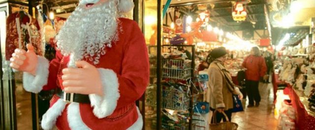 Σε ισχύ το εορταστικό ωράριο – Έως τις 9 το βράδυ ανοικτά τα καταστήματα