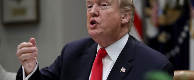 Τραμπ: “Fake news Δημοκρατικών πως παρενόχλησα σεξουαλικά” [tweet]