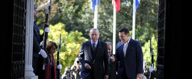 Ο Μουζάλας στην Άγκυρα για το προσφυγικό- Ακολουθούν Παυλόπουλος ή Τσίπρας