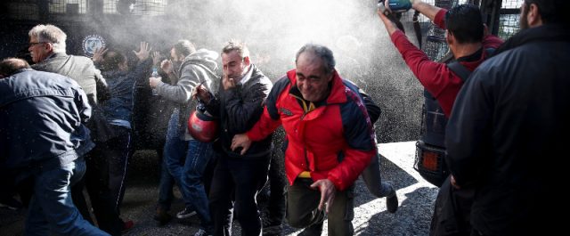 Ένταση με το ΠΑΜΕ στο κέντρο της Αθήνας