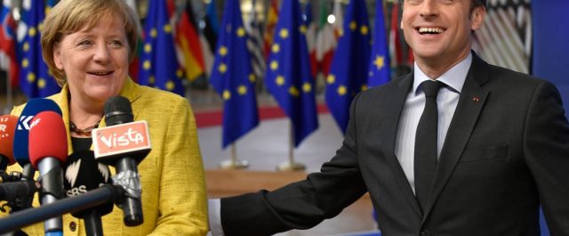 Σαφές μήνυμα Μέρκελ-Μακρόν υπέρ αλληλεγγύης στο προσφυγικό