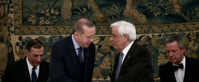 Τι έφαγαν, τι (δεν) ήπιαν και τι άκουσαν στο Προεδρικό! [εικόνες]