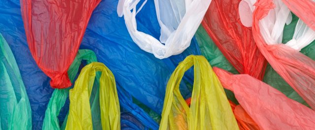 Δωρεάν σακούλες τέλος στα Σούπερ Μάρκετ – Επιβάλλεται περιβαλλοντικό τέλος