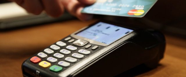 Οι 58 νέοι κλάδοι που υποχρεούνται σε POS – Τρεις μήνες προθεσμία [πίνακας]