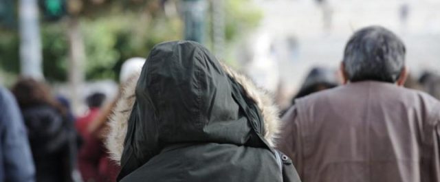 Σταδιακή πτώση της θερμοκρασίας – Καταιγίδες στα δυτικά, χιόνια σε κεντρικά και βόρεια