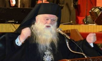 Αμβρόσιος: Τέχνασμα των σκοτεινών δυνάμεων ο κοροναϊός – Εργαλείο του διαβόλου η μάσκα